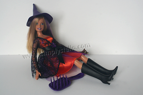 2008 Halloween Barbie, Package